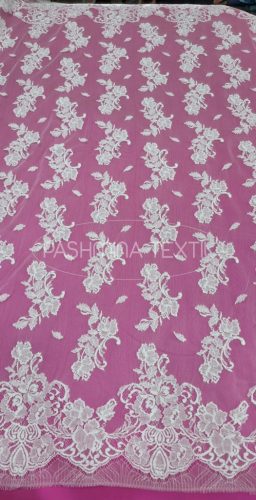 Hímzett francia tüllcsipke