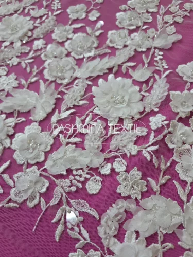 "Lyon" Exclusive 3D francia tüllcsipke-ivory