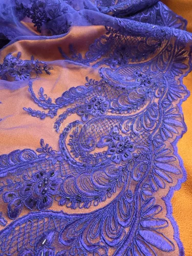 Lila - zsinóros gyöngyös tüll csipke