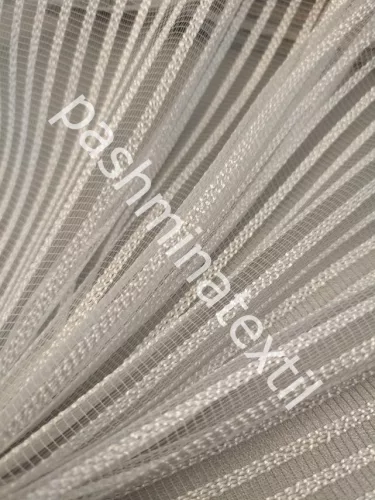 Fényáteresztő függöny, NICOLE 305cm magas