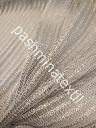 Fényáteresztő függöny, NICOLE 305cm magas