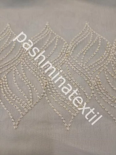 Fényáteresztő függöny, VILINA 290cm magas