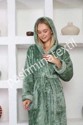 Zöld színű önmagában mintás köntös